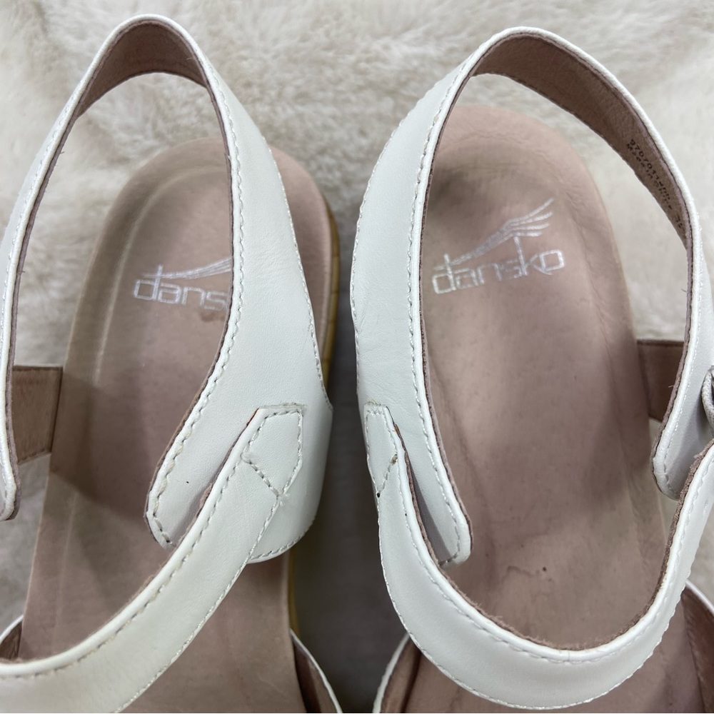 Dansko White June Leather Sandal size 39/8.5/9. - Picture 7 of 15